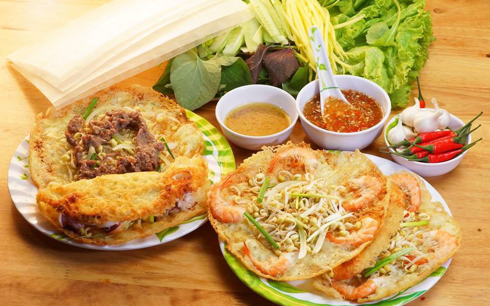 Đỉnh Cao Ẩm Thực Việt: 9 Món Ăn Dân Dã Hấp Dẫn Không Thể Bỏ Lỡ | Bánh xèo 