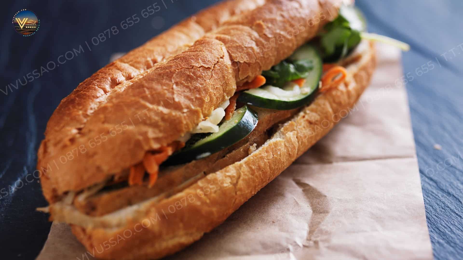 Đỉnh Cao Ẩm Thực Việt: 9 Món Ăn Dân Dã Hấp Dẫn Không Thể Bỏ Lỡ | Bánh mì là món ăn bình dân, phổ biến và rất được ưa thích trên bản đồ ẩm thực Việt.