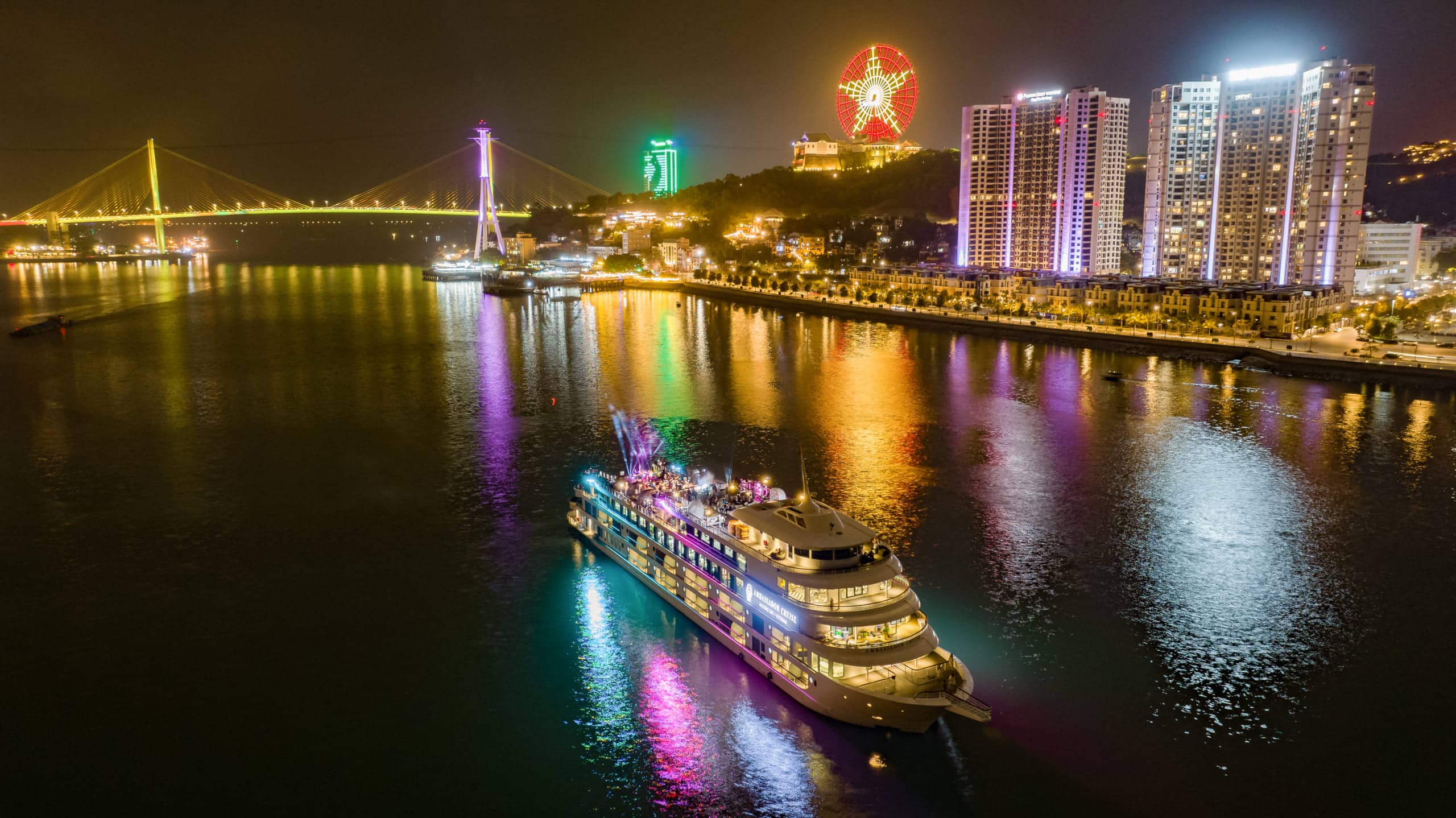 Thông Tin về du thuyền Ambassador Dinner Cruise: Bảng Giá, Dịch Vụ và Ưu Đãi 2023