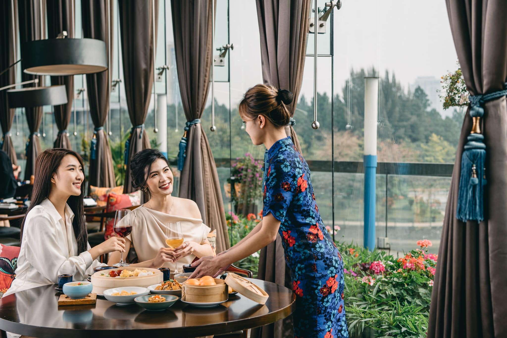 Top 10 Nhà Hàng Fine Dining Tốt Nhất Việt Nam - Trải Nghiệm Ẩm Thực Đỉnh Cao