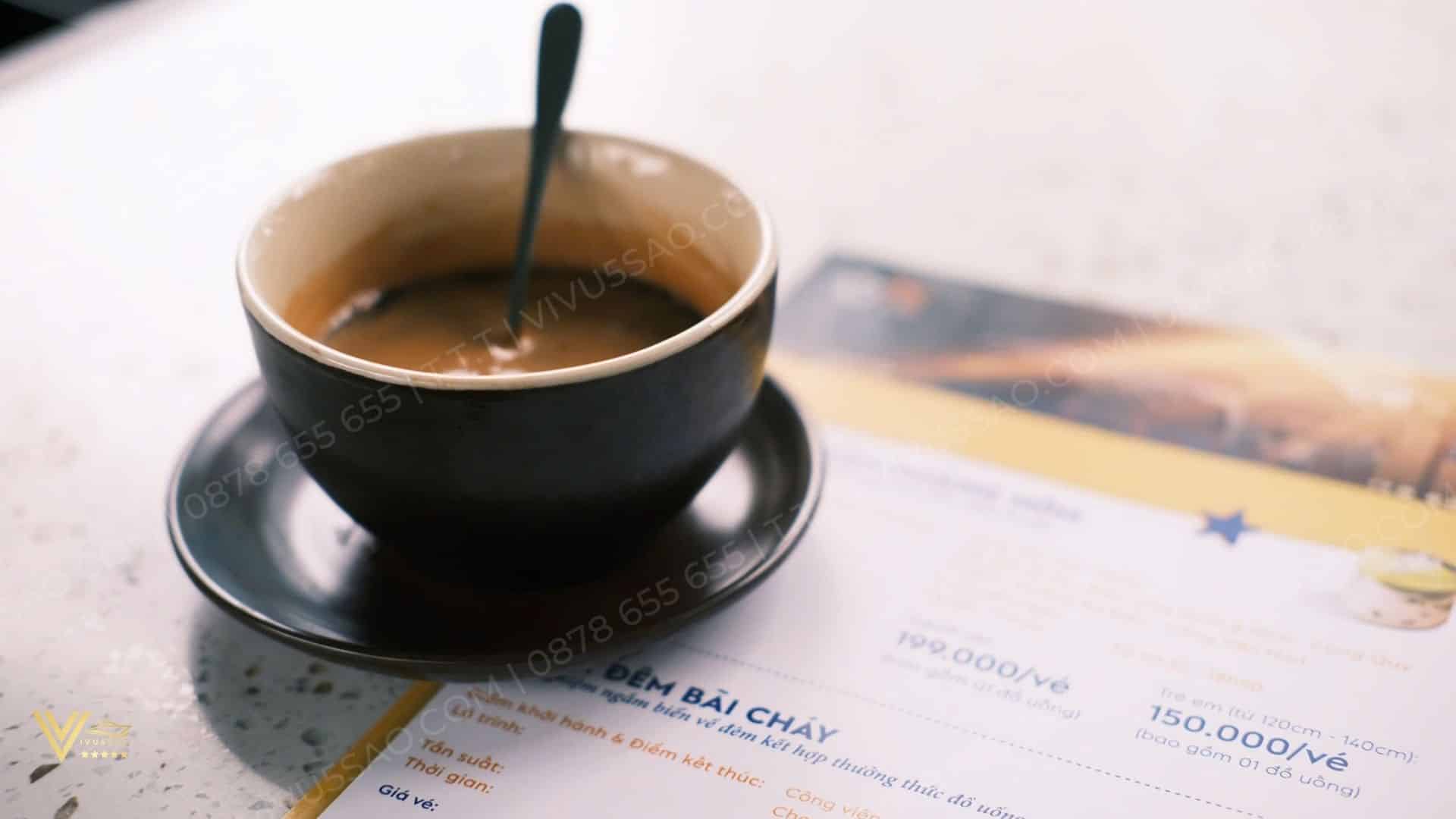 Đặt Vé Xe Bus Cafe Hạ Long 2025 – Khám Phá "Quán Cà Phê Di Động" tại Hạ Long