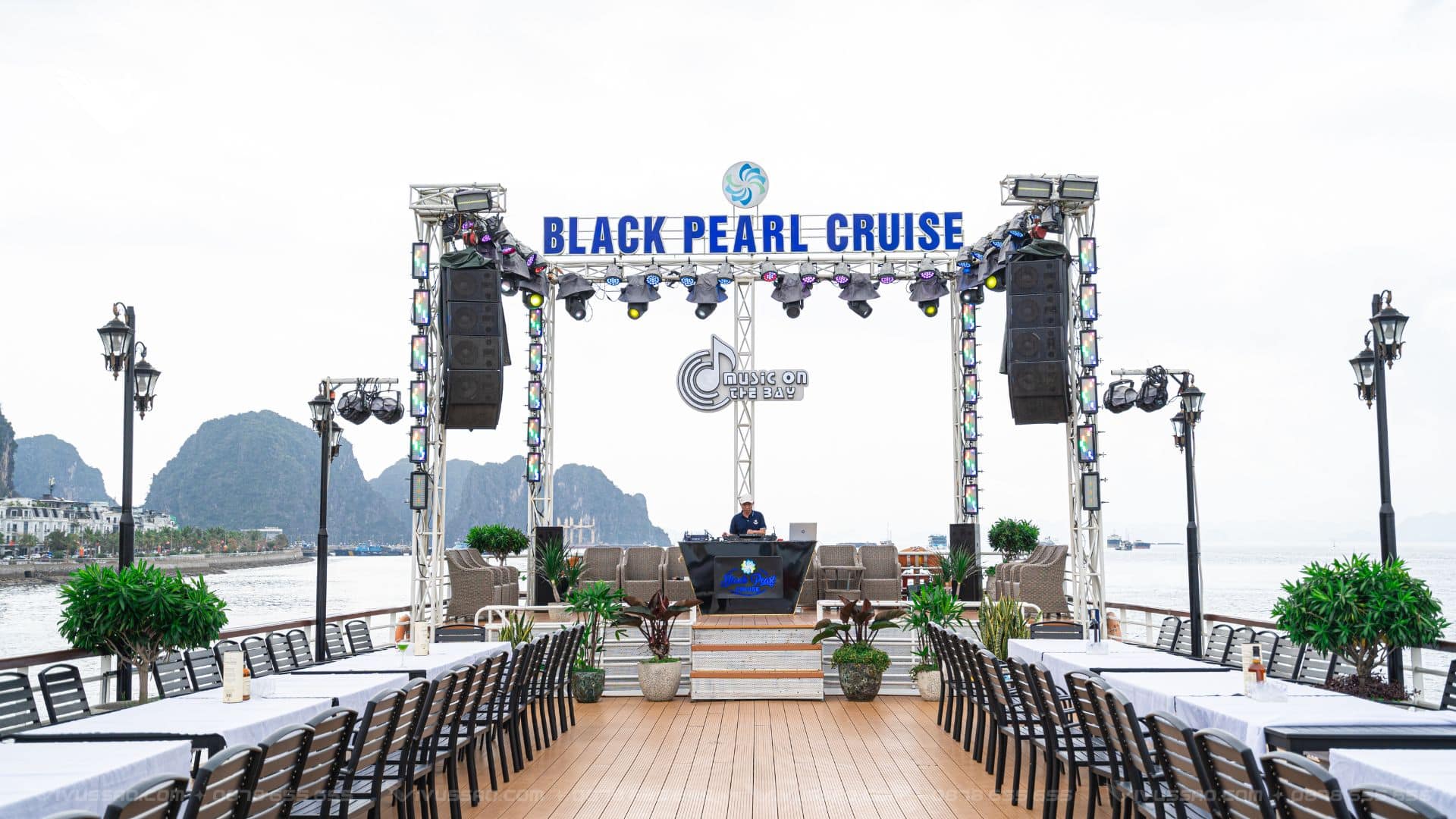 Giá Tour Du Thuyền Black Pearl Hạ Long Mới Nhất 2026 Giá Tour Du Thuyền Black Pearl Hạ Long Mới Nhất 2026