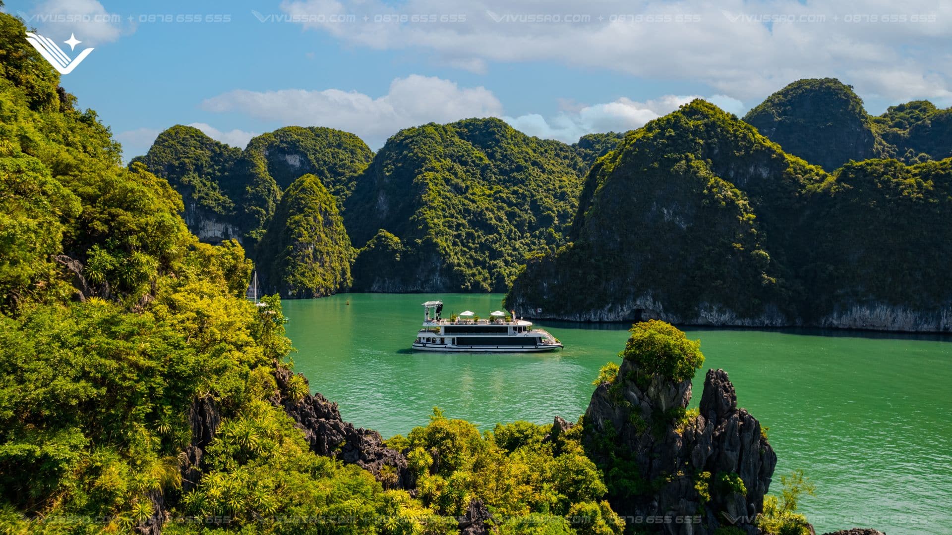 Review Du Thuyền Iris Cruise Hạ Long 2026: Lịch Trình & Bảng Giá Mới Nhất Review Du Thuyền Iris Cruise Hạ Long 2026: Lịch Trình & Bảng Giá Mới Nhất