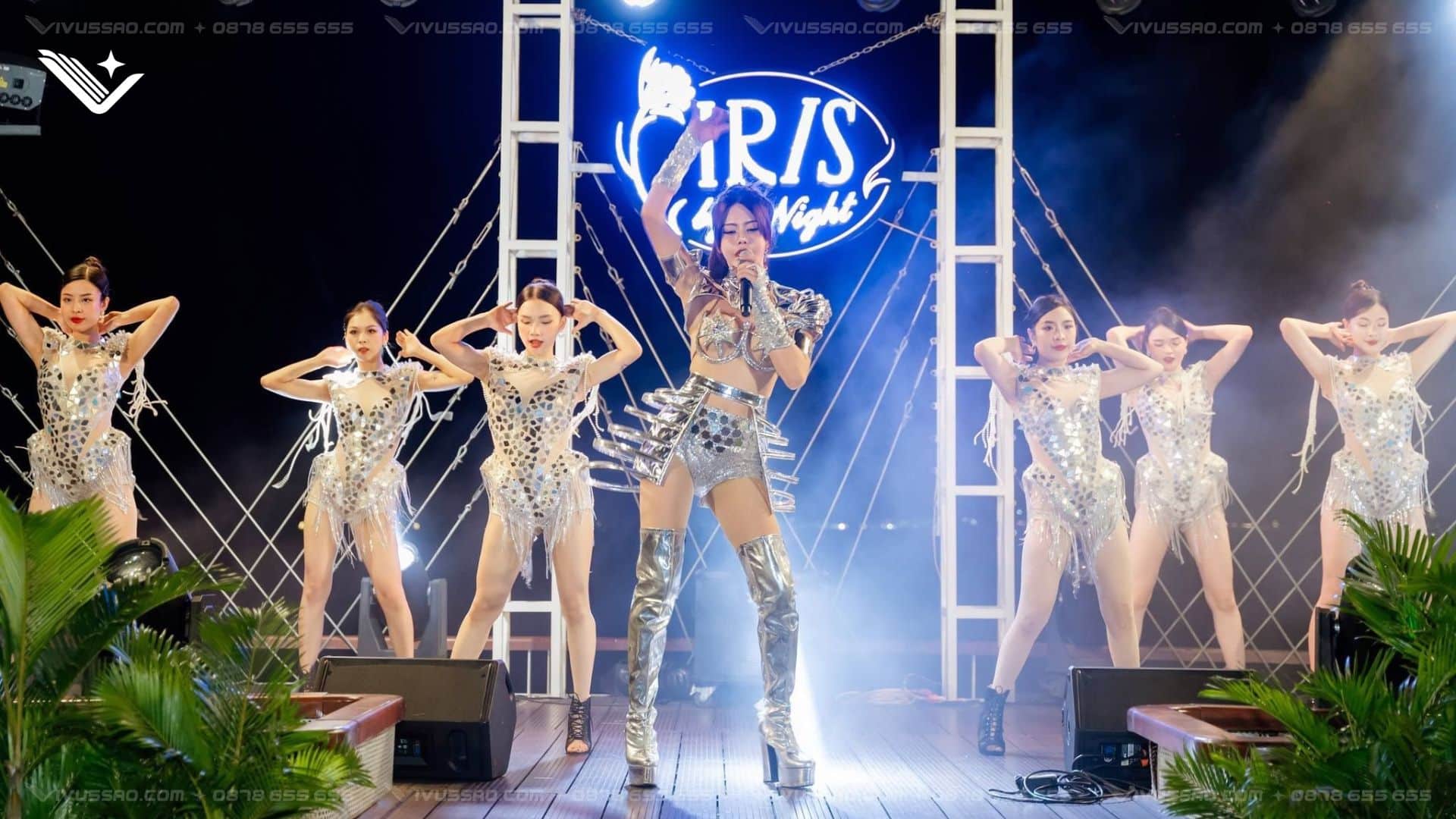 Review Du Thuyền Iris Cruise Hạ Long 2026: Lịch Trình & Bảng Giá Mới Nhất Review Iris Cruise Hạ Long 2026: Bảng Giá & Lịch Trình