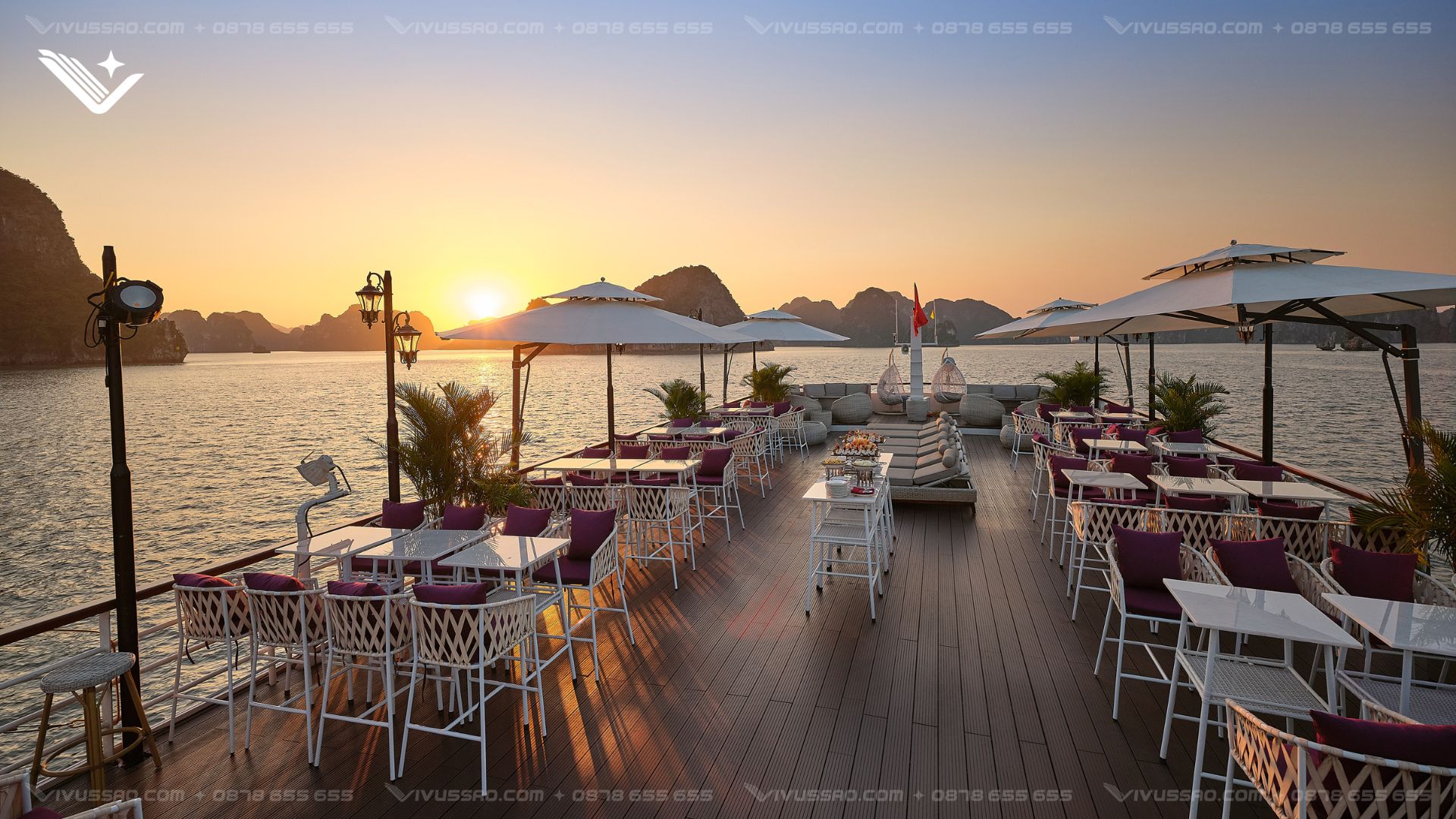Review Du Thuyền Iris Cruise Hạ Long 2026: Lịch Trình & Bảng Giá Mới Nhất Review Iris Cruise Hạ Long 2026: Bảng Giá & Lịch Trình