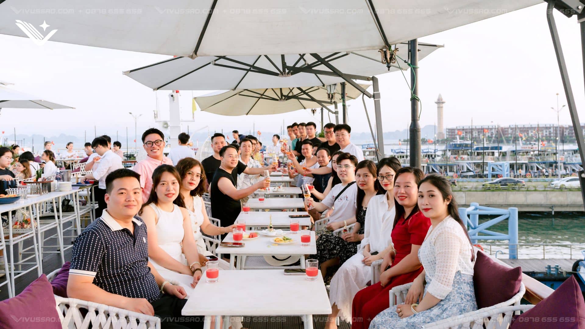 Review Du Thuyền Iris Cruise Hạ Long 2026: Lịch Trình & Bảng Giá Mới Nhất Review Iris Cruise Hạ Long 2026: Bảng Giá & Lịch Trình