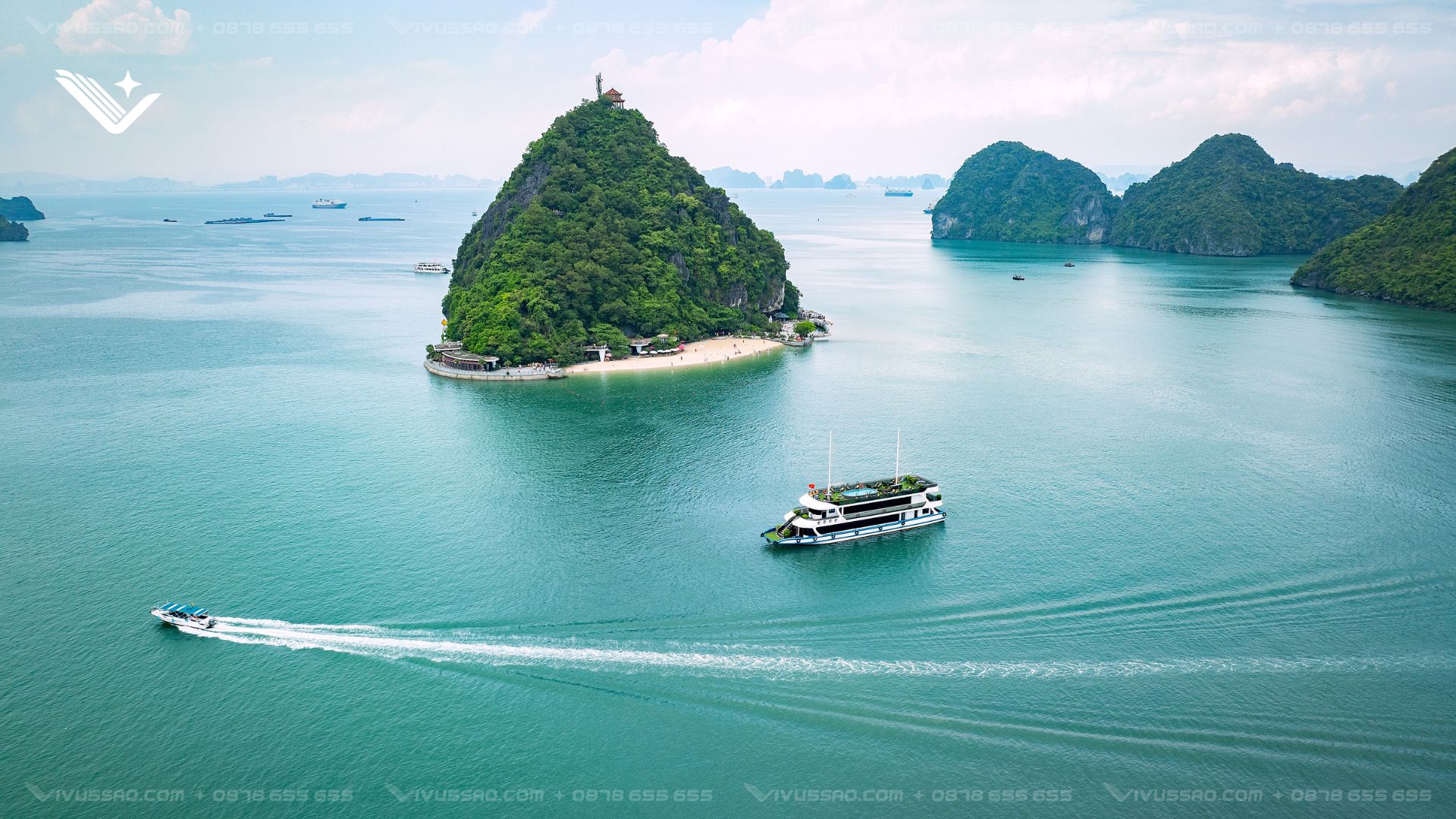 Review du thuyền Dragon Cruise Hạ Long 2026: Tour 4 giờ và dạ tiệc trên vịnh Review du thuyền Dragon Cruise Hạ Long 2026: Tour 4 giờ và dạ tiệc trên vịnh