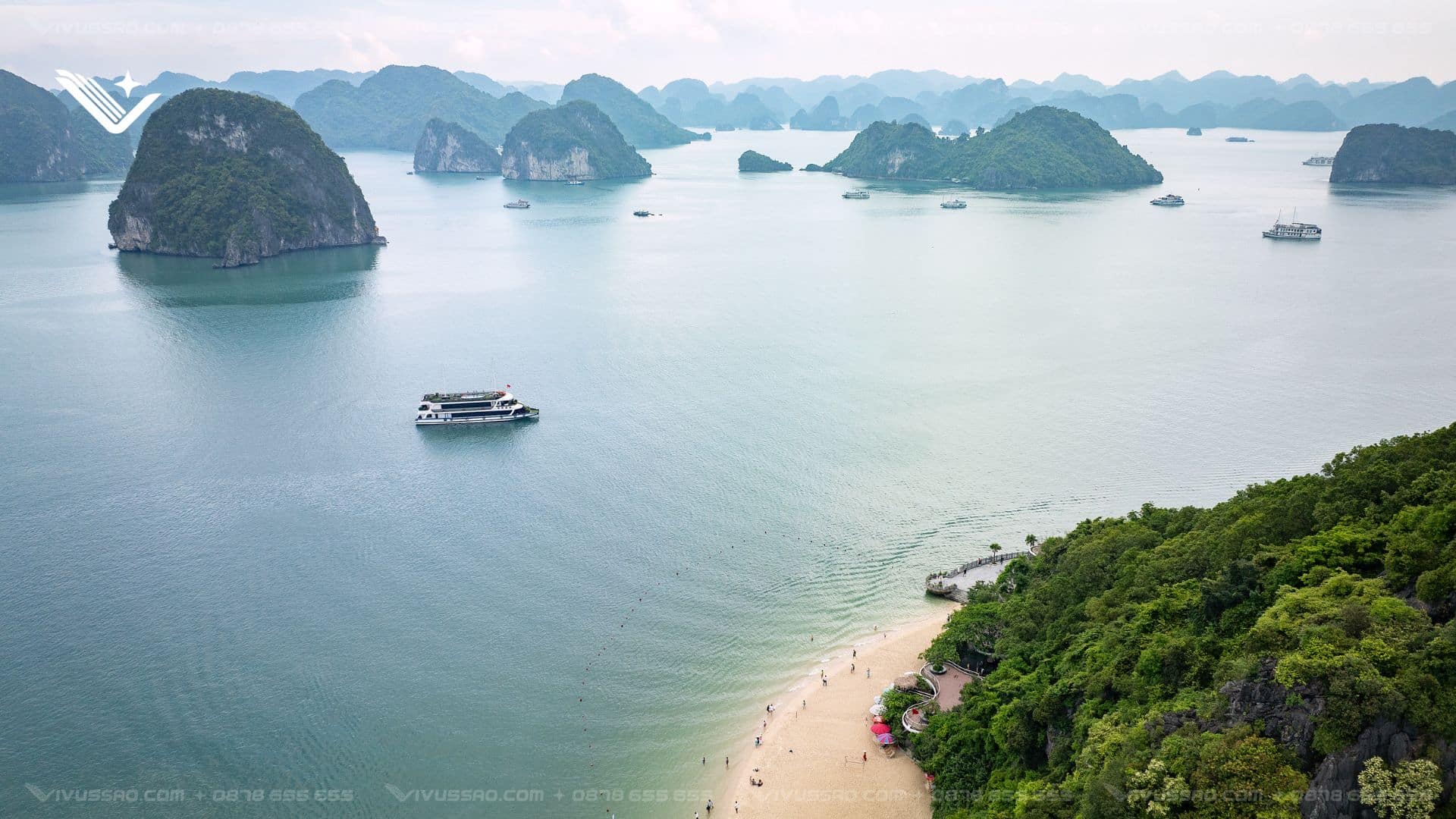 Review du thuyền Dragon Cruise Hạ Long 2026: Tour 4 giờ và dạ tiệc trên vịnh Review du thuyền Dragon Cruise Hạ Long 2026: Tour 4 giờ và dạ tiệc trên vịnh