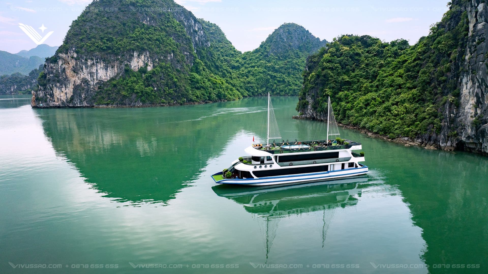 Review du thuyền Dragon Cruise Hạ Long 2026: Tour 4 giờ và dạ tiệc trên vịnh Review du thuyền Dragon Cruise Hạ Long 2026: Tour 4 giờ và dạ tiệc trên vịnh