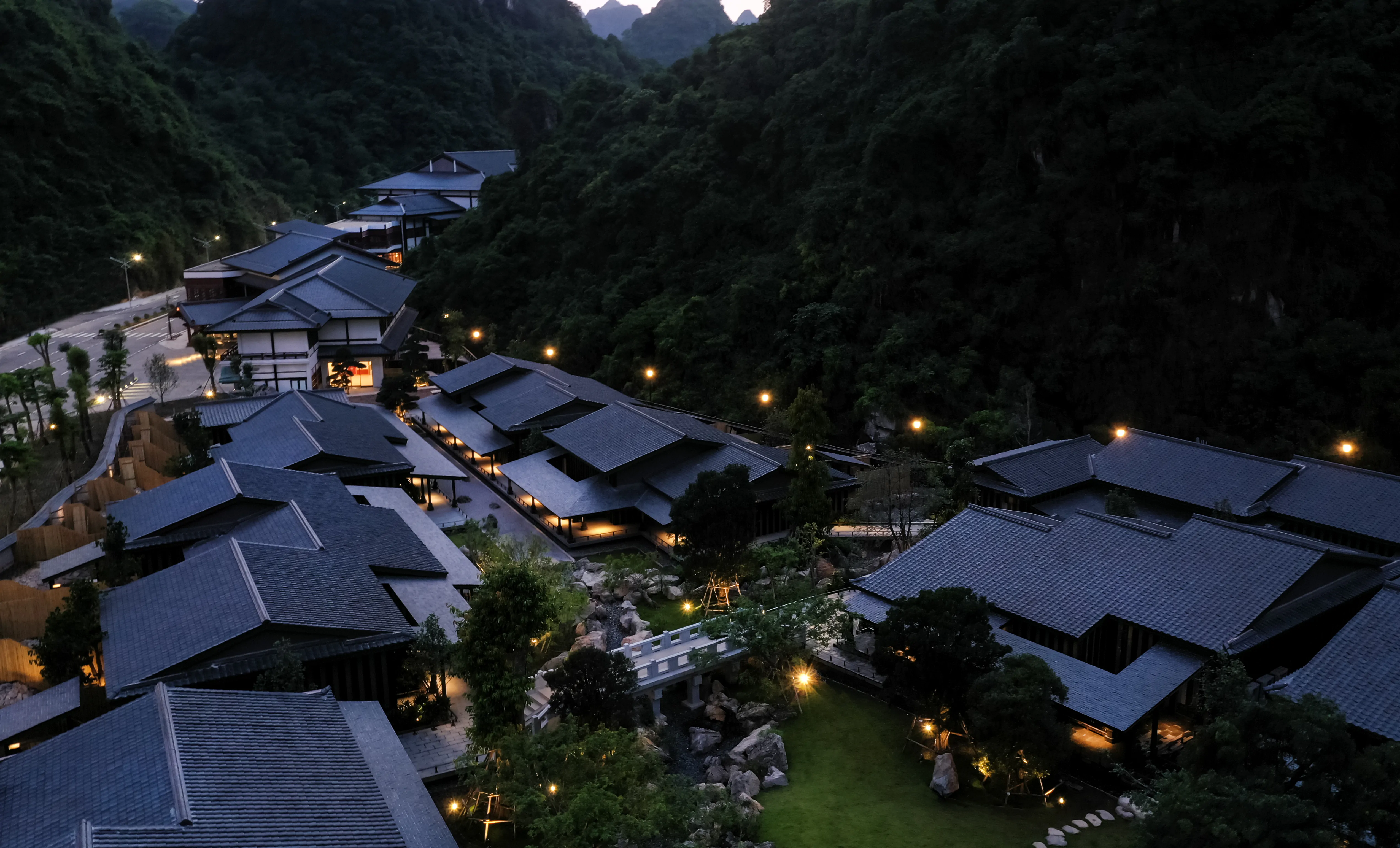 Giá vé yoko onsen