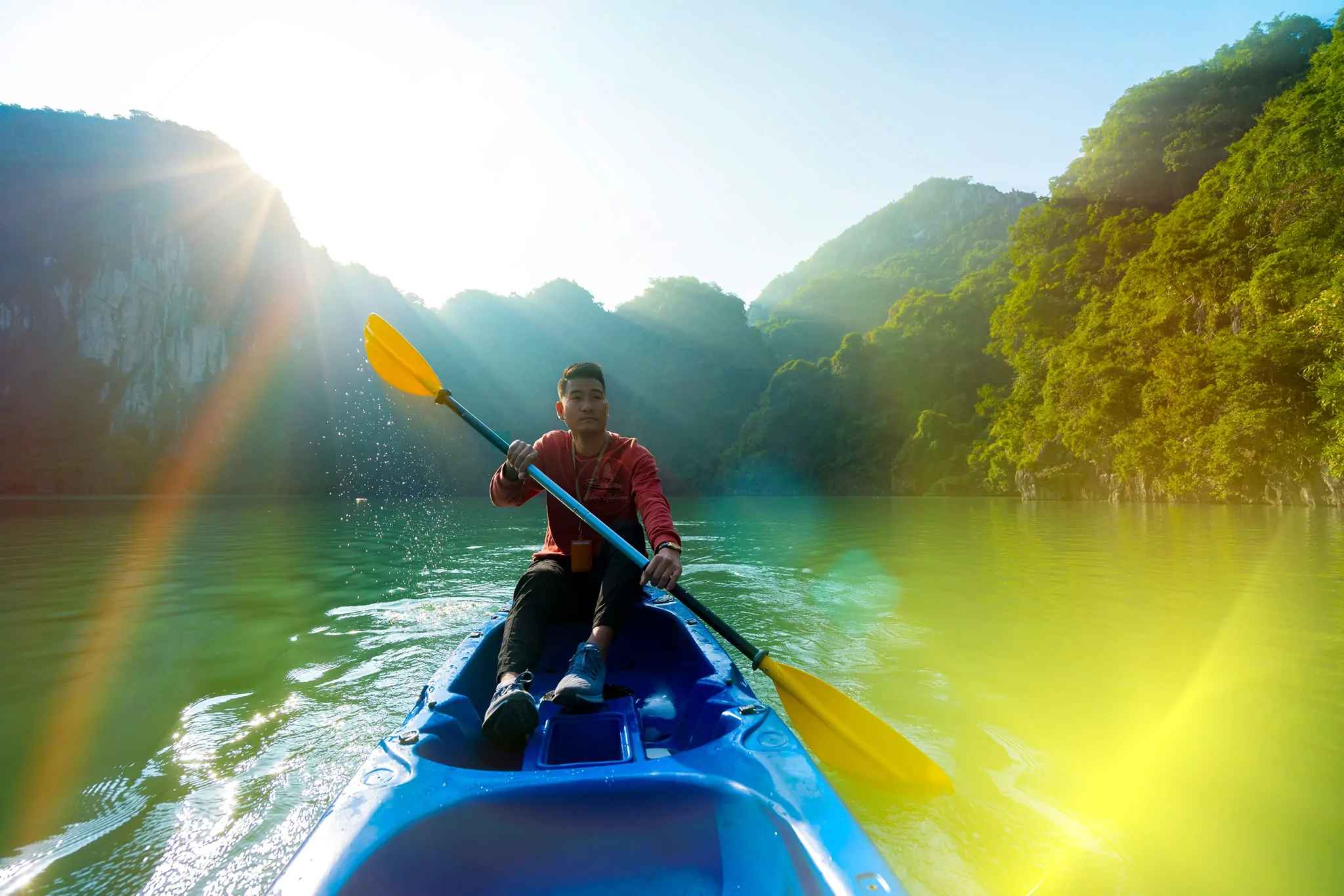 Giá tàu tiếng thăm vịnh Hạ Long | Tour tàu du lịch trong ngày 2023 Tour thăm vịnh trong ngày