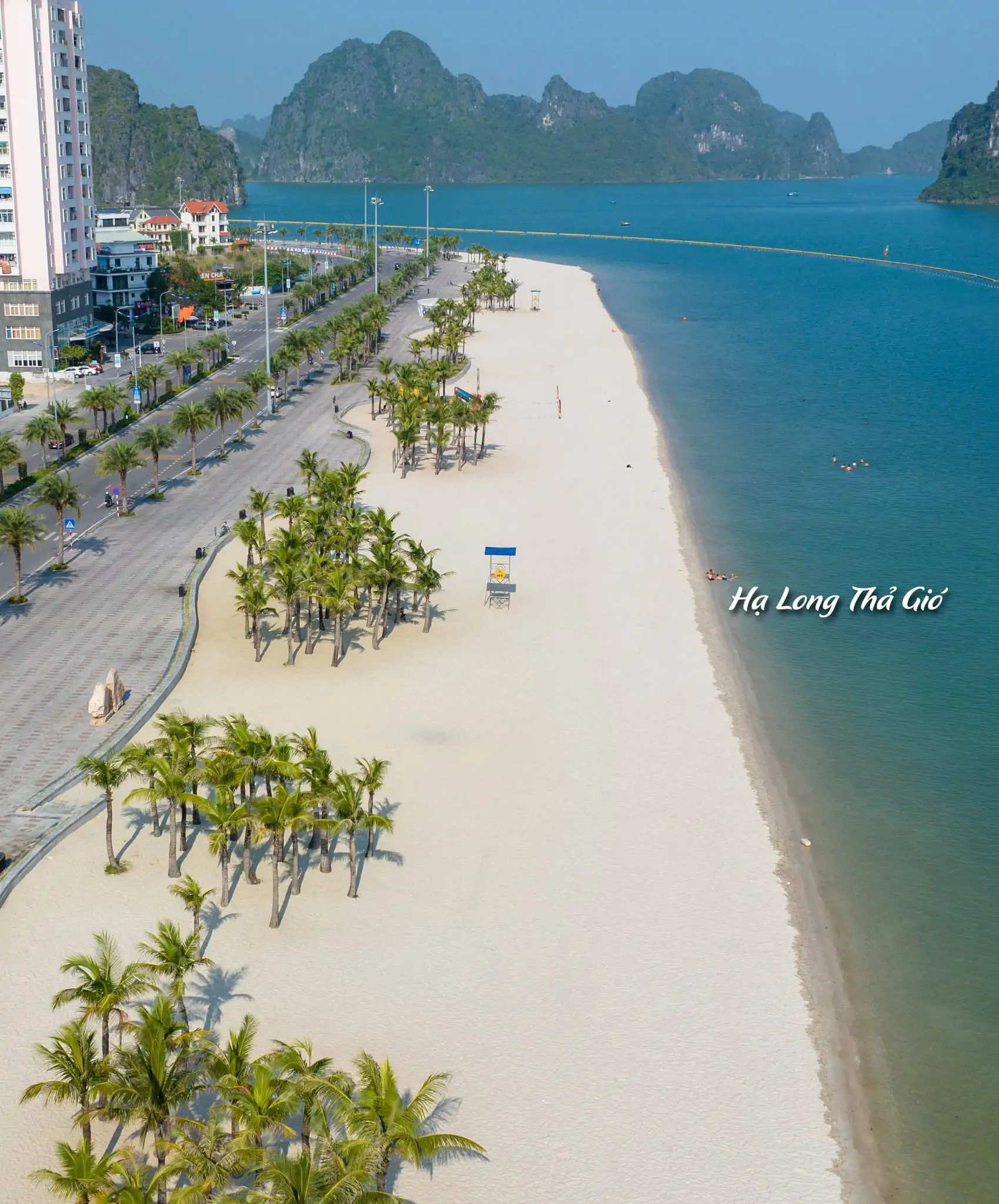 Bãi biển Hòn Gai Hạ Long - Mùa hè 2023