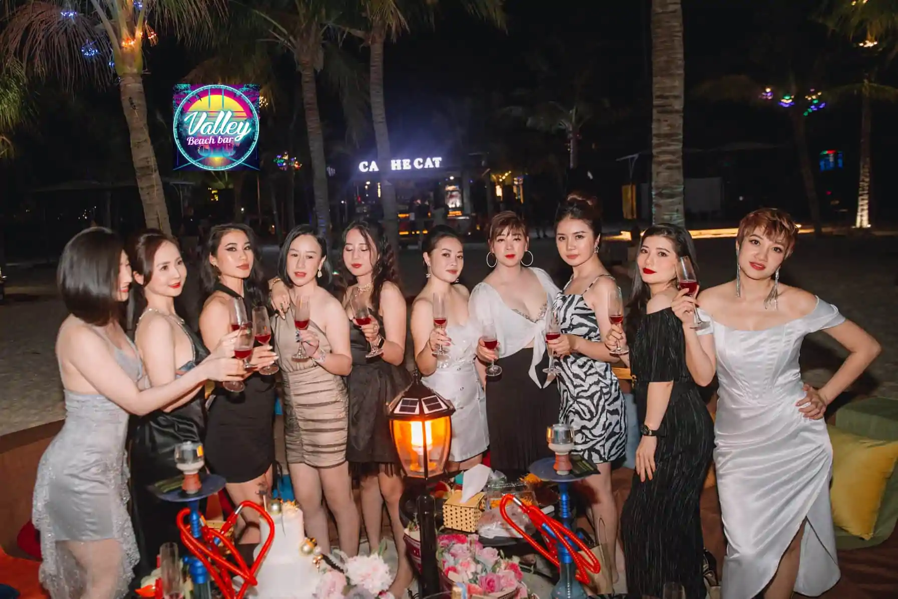 Valley Beach Bar Hạ Long - Điểm vui chơi đánh thức trái tim yêu biển 2023 Valley Beach Bar - Địa điểm vui chơi buổi đêm tại Hạ Long