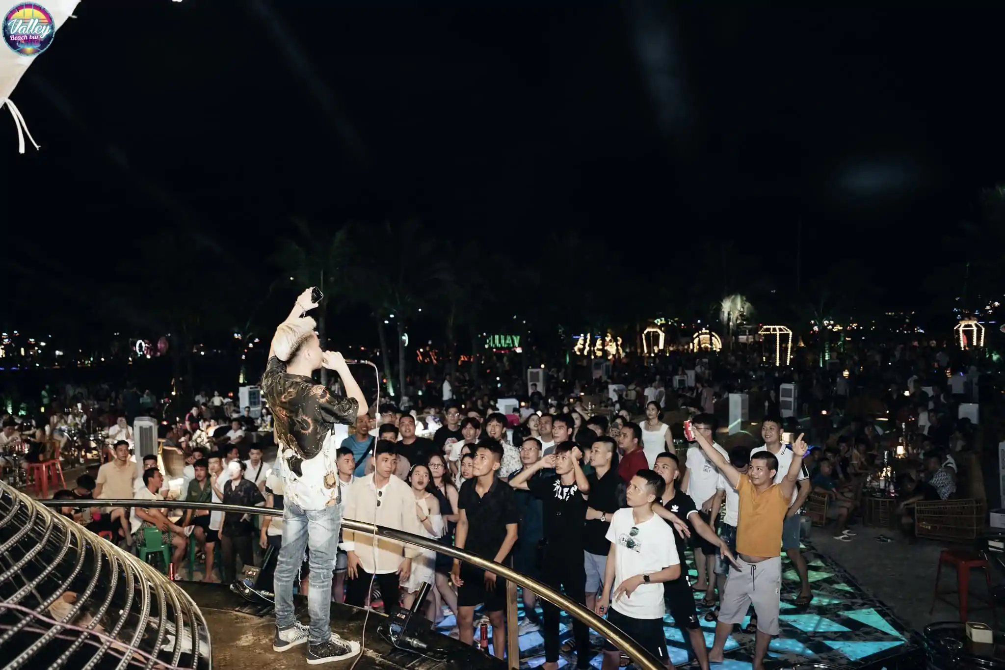 Valley Beach Bar Hạ Long - Điểm vui chơi đánh thức trái tim yêu biển 2023 Valley Beach Bar - Địa điểm vui chơi buổi đêm tại Hạ Long