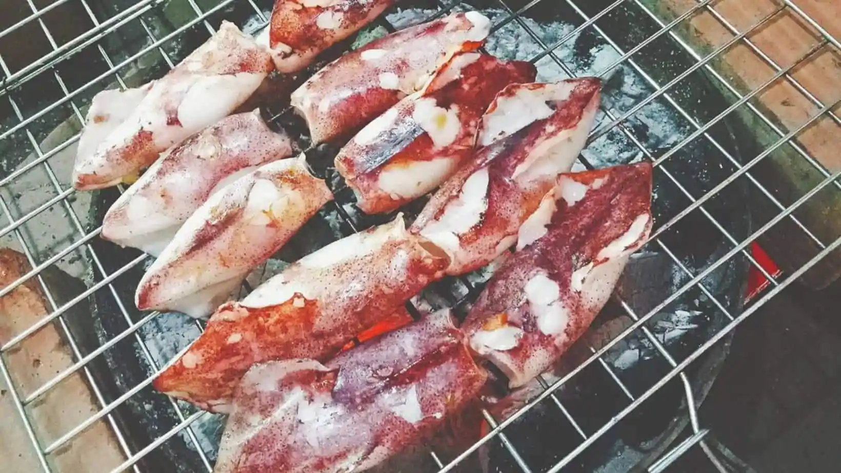 Khám phá Bãi biển Đá Đen - Tắm biển Móng Cái, tỉnh Quảng Ninh