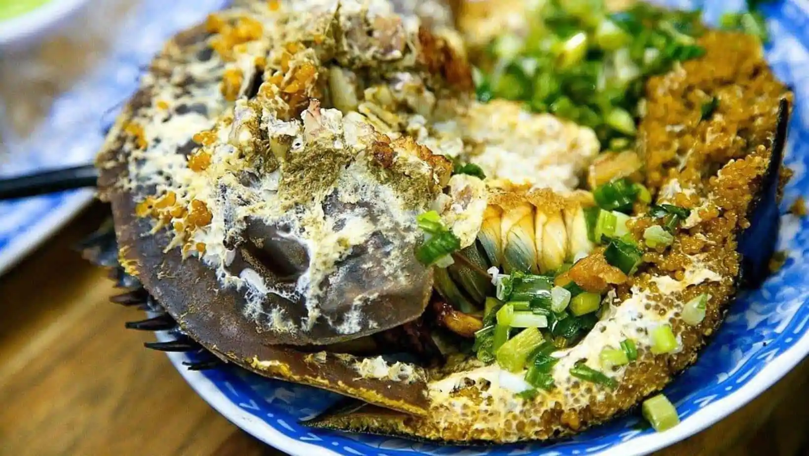 Khám phá Bãi biển Đá Đen - Tắm biển Móng Cái, tỉnh Quảng Ninh 
