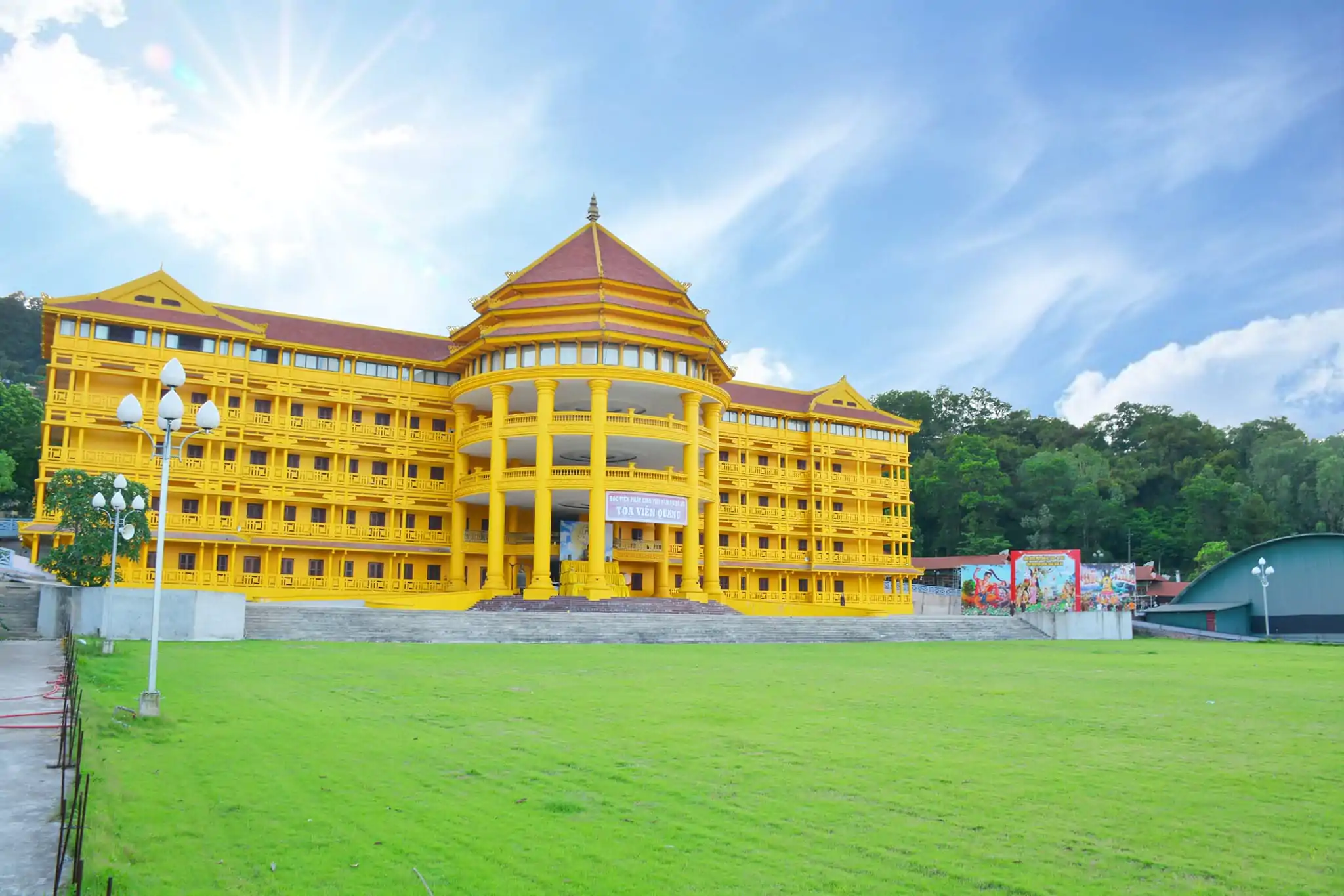 Khám phá Hồ Đồng Quan – “Hồ Tuyền Lâm thu nhỏ" tại Hà Nội 2023