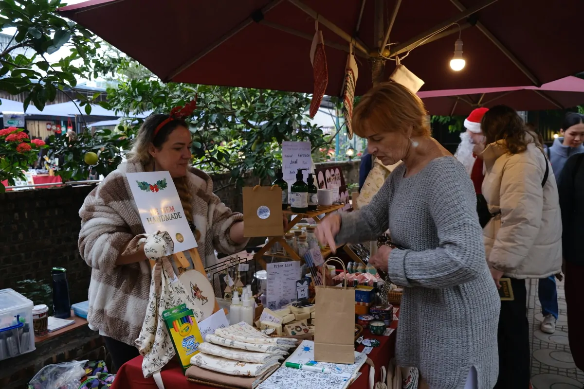 Độc Đáo Chợ Giáng Sinh Hà Nội 2023