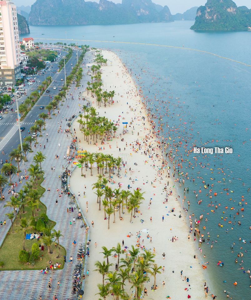 Bãi biển Hòn Gai Hạ Long - Mùa hè 2023