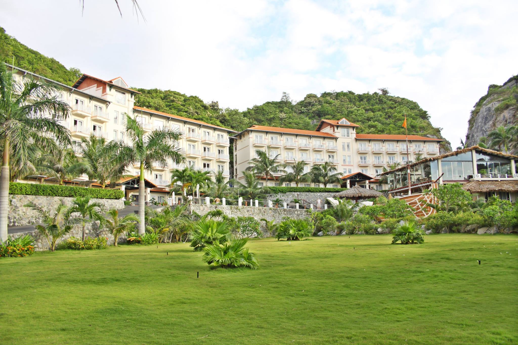 Top 6 khách sạn và resort nghỉ dưỡng tốt nhất Cát Bà - Hải Phòng | Cát Bà Island Resort and Spa
