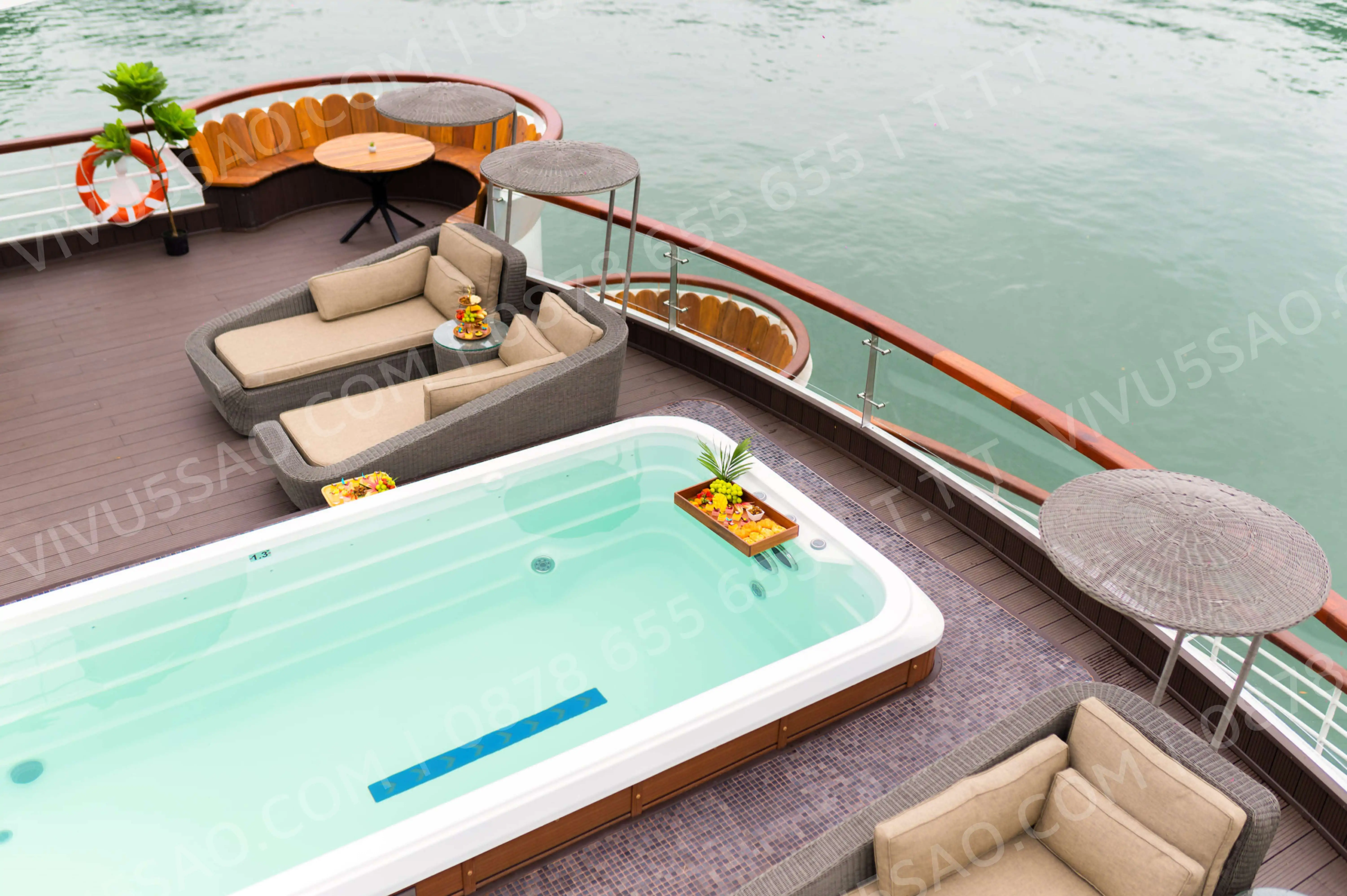 Ambassador-daily-cruise-2-vinh-ha-long