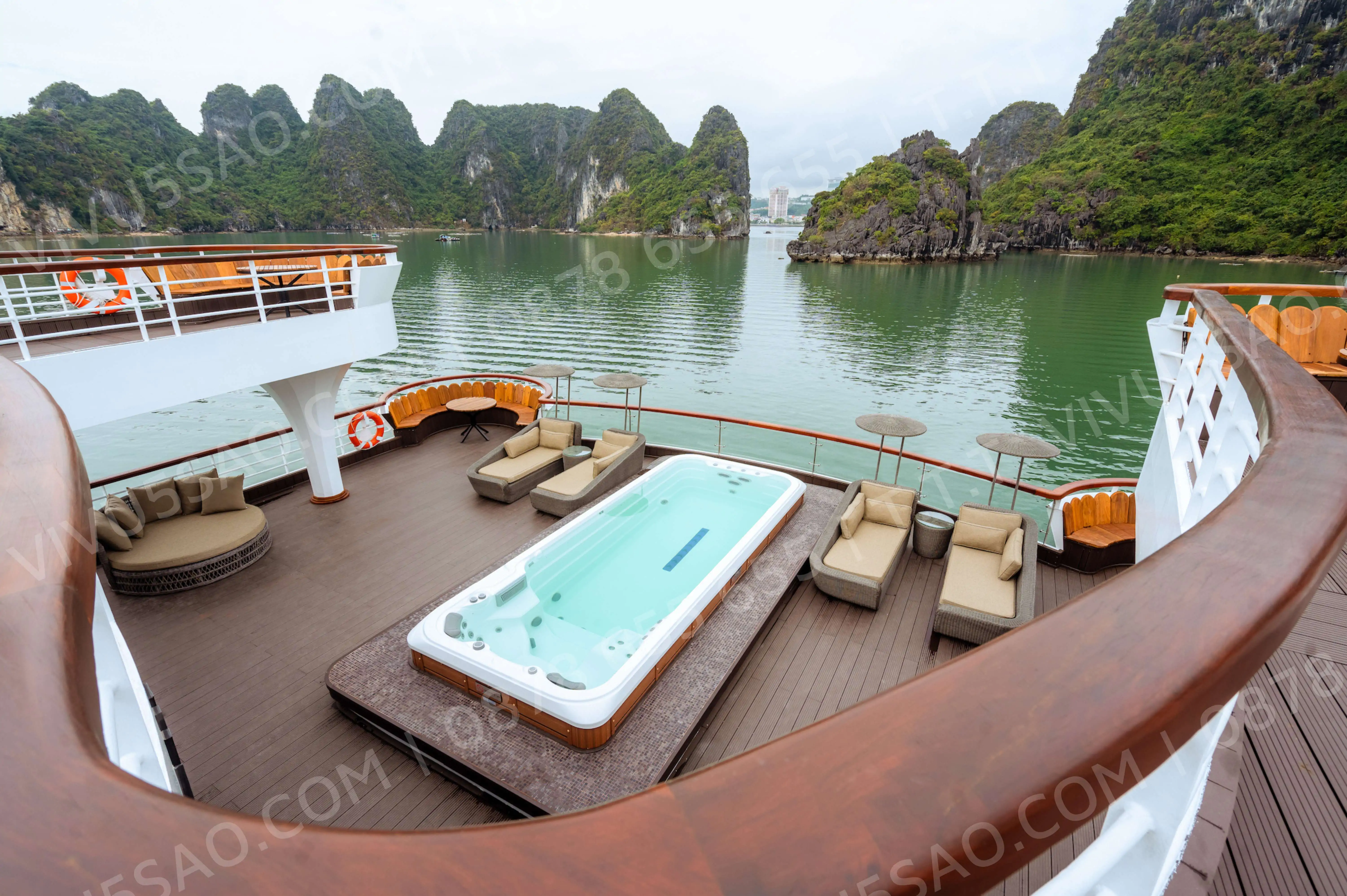 Ambassador-daily-cruise-2-vinh-ha-long